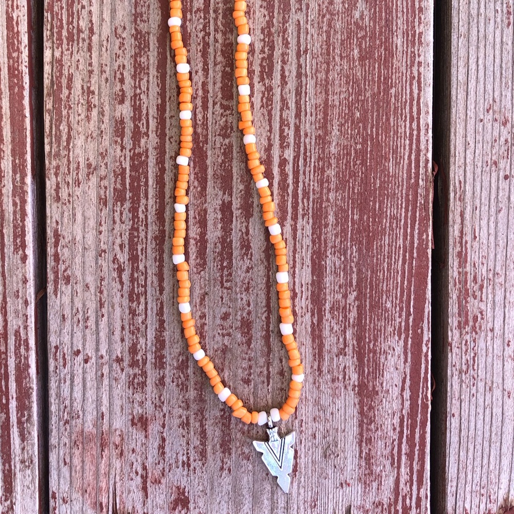 Arrowhead choker necklace